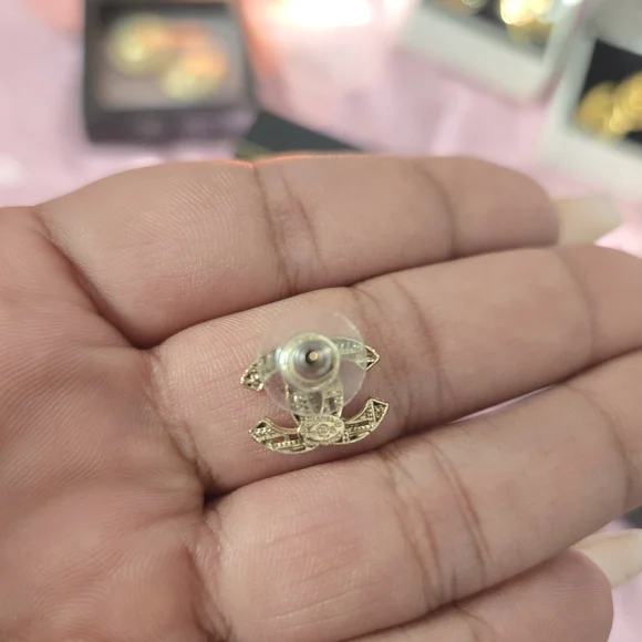 CHANEL Gold Logo Earrings - Picture 4 of 4